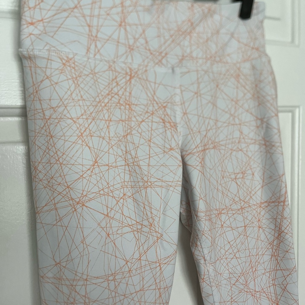 Women's ALO Yoga Capri Leggings